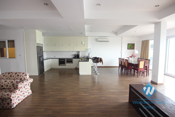 Lake view with big balcony apartment for rent in Xuan Dieu st, tay Ho district 